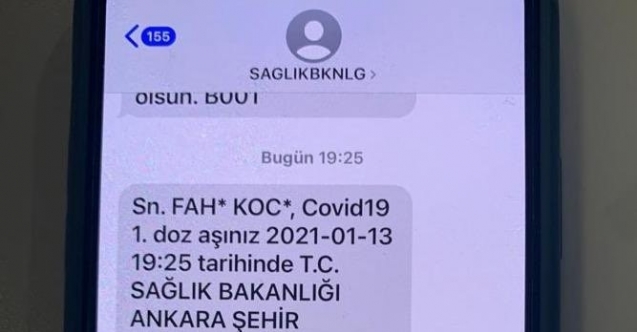 Bakan Koca aşı olduktan Sonra telefonuna gelen mesajı paylaştı