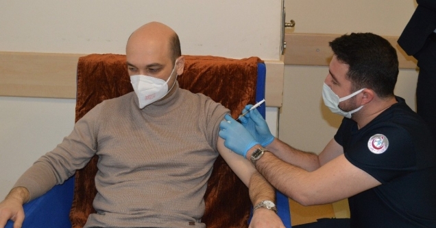 Besni’de ilk korona virüs aşıları yapılmaya başlandı