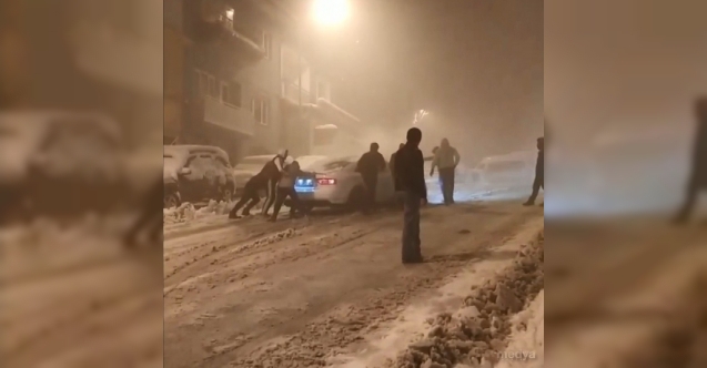 Bursa’da kar kazaları kamerada...Sürücüler zor anlar yaşadı