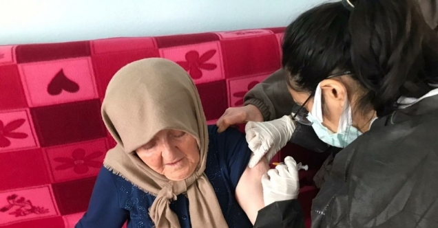 Cide’de 85 yaş ve üzeri vatandaşların ilk doz aşıları tamamlandı