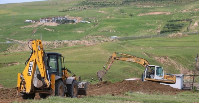 Cizre Belediyesi 50 yıl aradan sonra 80 dönümlük mezarlık yapıyor