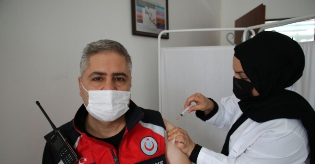 Elazığ’da UMKE personeli Covid-19 aşısı oldu