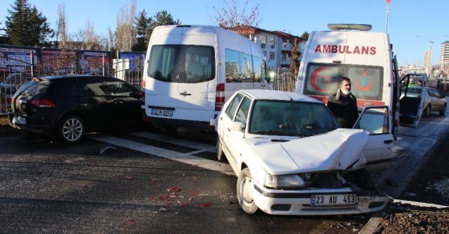 Elazığ’da zincirleme kaza, kazaları beraberinde getirdi, 18 araç karıştı