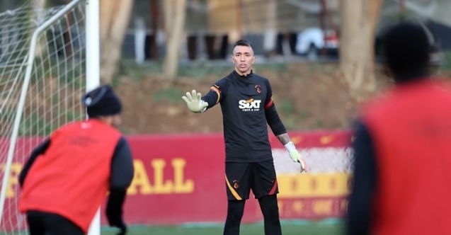 Galatasaray’da Muslera ve Feghouli, takımla birlikte çalıştı