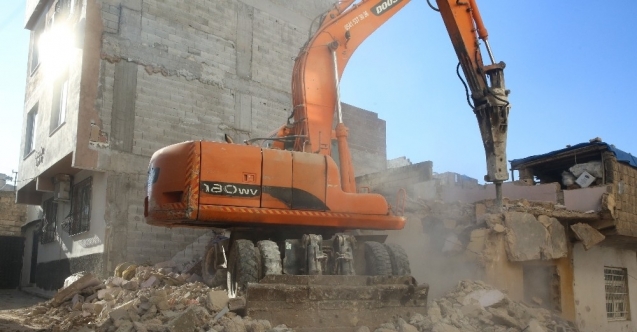 Haliliye’de metruk yapıyı yıkılıyor