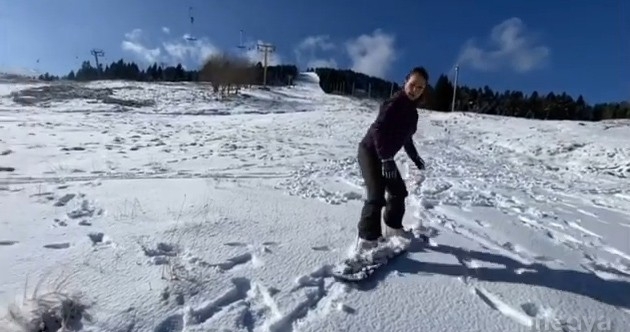 Hülya Avşar Uludağ’da kayak yaptı
