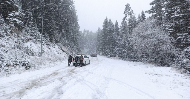 Ilgaz Dağı’nda beklenen kar yağışı başladı