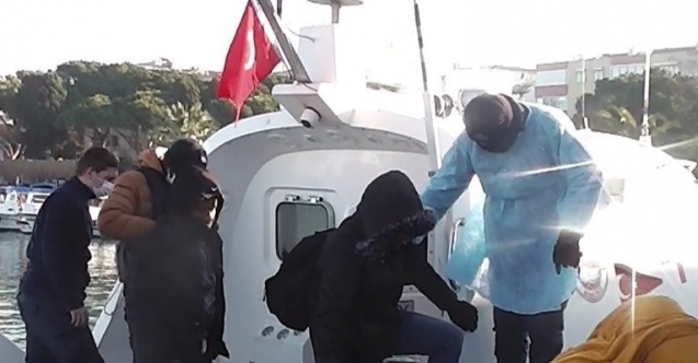 İzmir Dikili Açıklarında 32 göçmen kurtarıldı