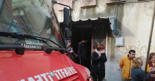 Kadıköy’de iki katlı binada çıkan yangın paniğe neden oldu