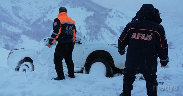 Kar nedeniyle mahsur kalan 3 kişi kurtarıldı