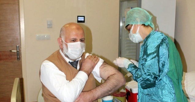 Karasu’da aşı uygulaması başladı