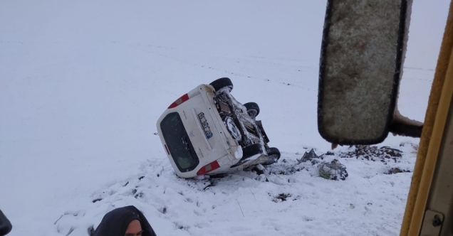 Karda kaza yapan vatandaşların yardımına Bağlar Belediyesi ekipleri koştu