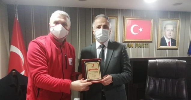 Kızılay, Başkan Bozkurt’a teşekkür plaketi verdi