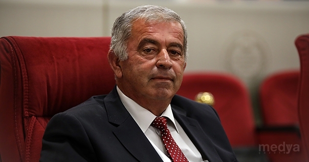 KKTC’nin yeni Meclis Başkanı Önder Sennaroğlu oldu