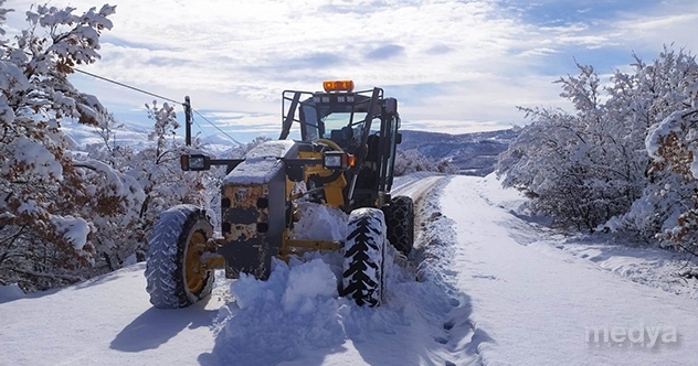 Malatya&#039;da Karla kapanan 138 köy yolu ulaşıma açıldı