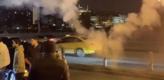 (Özel) İstanbul trafiğinde yasağa rağmen asker uğurlama terörü kamerada