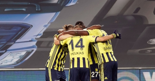 Süper Lig: Fenerbahçe: 1 - Hes Kablo Kayserispor: 0 (İlk yarı)