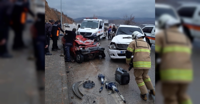 Tunceli-Elazığ karayolunda trafik kazası: 2 ölü, 1 yaralı