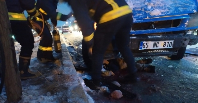Van’da 12 aracın karıştığı trafik kazasında 3 kişi yaralandı