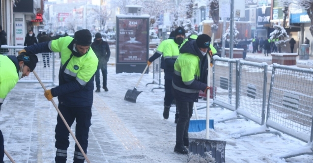 Van’da karla mücadele çalışması