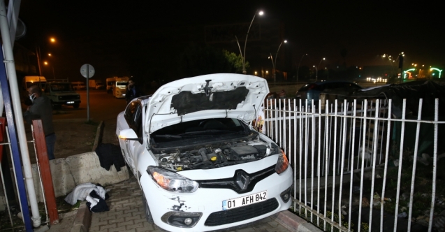 Adana'da polisten kaçarken kaza yapan araçtaki şüpheli gözaltına alındı