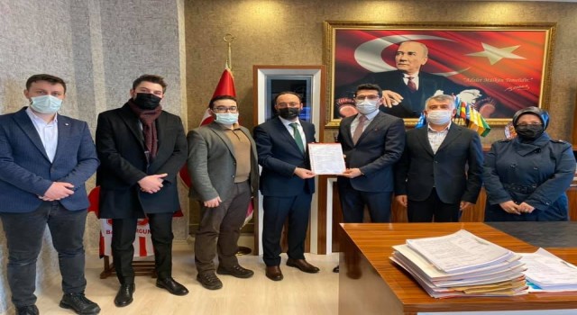AK Parti İl Başkanı Kemikkıran, mazbatasını aldı