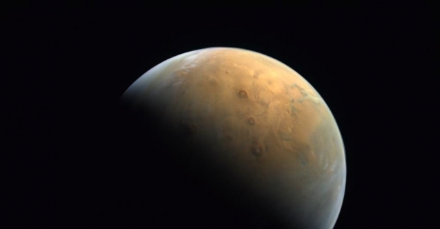 BAE’ye ait Umut sondası, çektiği ilk Mars fotoğrafını Dünya’ya yolladı