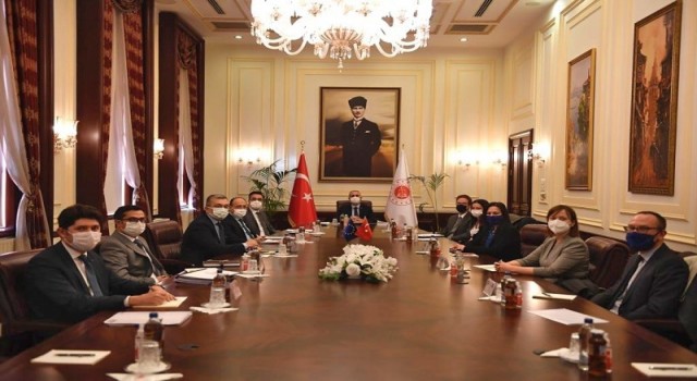 Bakan Gül, AB Türkiye Delegasyonu Başkanı Landrutu kabul etti