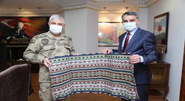 Bakan Yardımcısı Ersoy ve Jandarma Komutanı Çetinden Tunceliye ziyaret