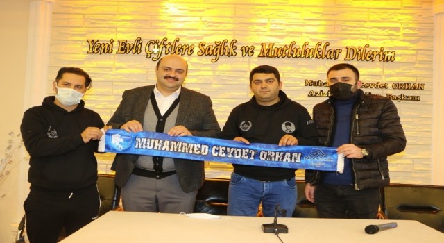 Erzurumsporlu taraftarlardan Başkan Orhana teşekkür ziyareti
