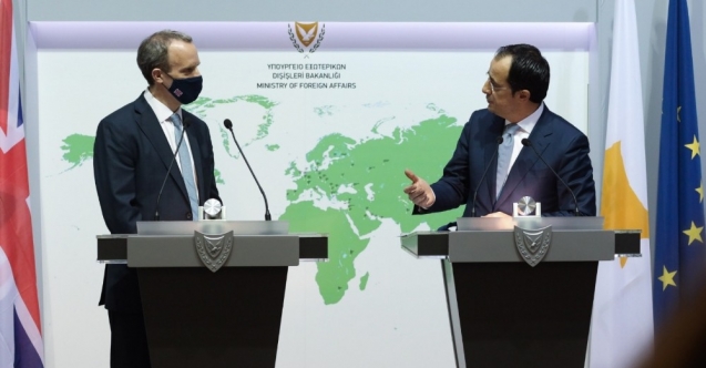 Ο Βρετανός υπουργός Εξωτερικών Raab: “Θα παίξουμε πλήρως τον ρόλο μας στην επίλυση του Κυπριακού”