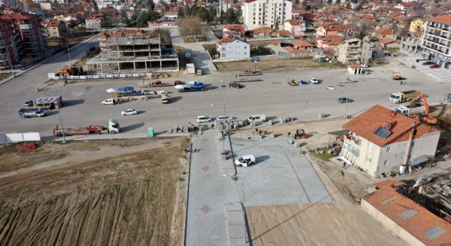 Ispartada 3 bin metrekarelik pazaryerinin üzeri kapatılıyor