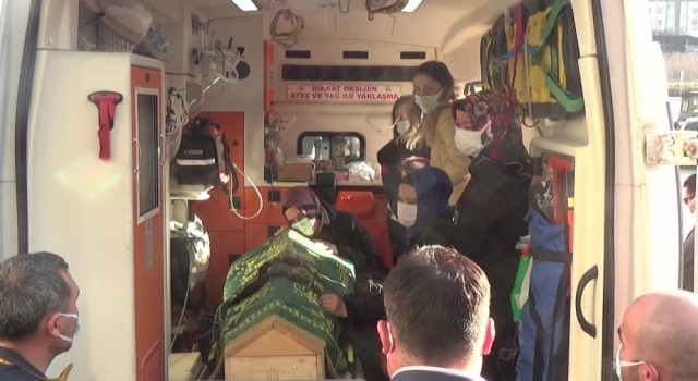 Korona virüsten vefat eden 112 çalışanı gözyaşları içinde son yolcuğuna uğurlandı