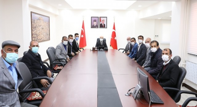 Mardin Valisi Demirtaş, muhtar heyetini kabul etti