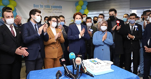 Meral Akşener, Gençlik Kolları 3. kuruluş yıl dönümünü kutladı.