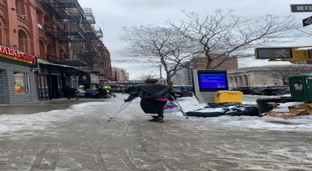 New Yorkta evsizler, kar fırtınası ile mücadele ediyor