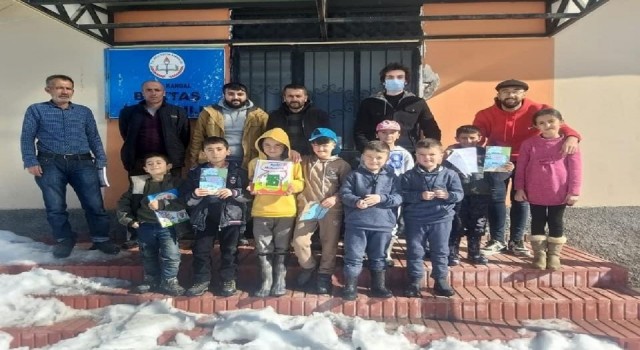 Sivas KAngal’da öğrencilere tablet desteği