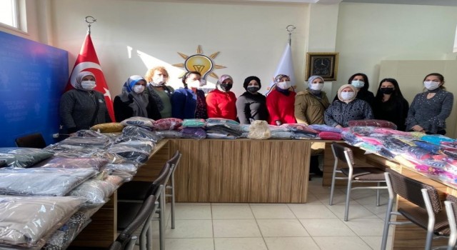 Yalovada AK Parti Çiftlikköy İlçe Kadın Kolları, Diyarbakıra yardım eli uzatıyor