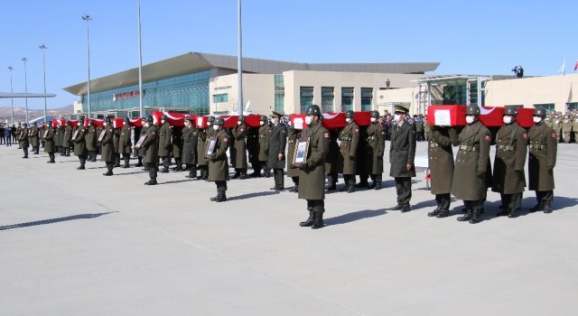 Kahramanlarımız Elazığ'dan törenle Ankara'ya uğurlandı