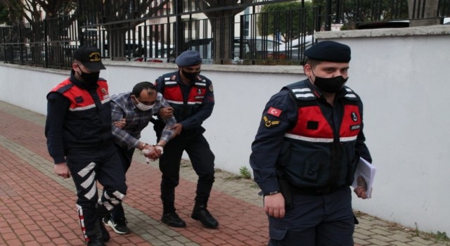 Annesini bıçaklayarak öldüren genç tutuklandı