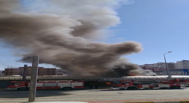 Antalyada boşaltılan festival çarşısında korkutan yangın