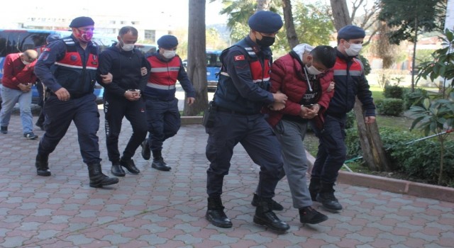Antalyada insan kaçakçılığı iddiasına 11 tutuklama