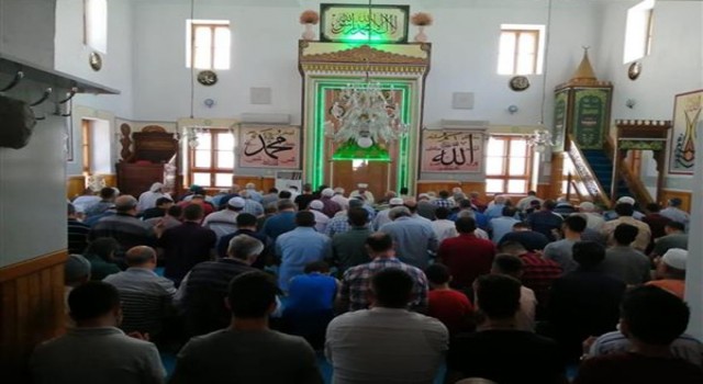 Bilecikte cami cemaati İdlibe briket ev bağışladı