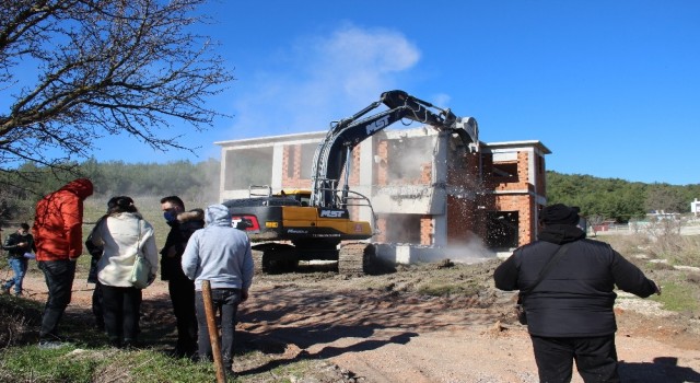 Bornova Belediyesinin yıkımına vatandaştan tepki