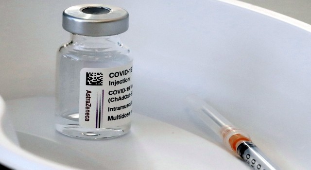 Gürcistanda AstraZeneca aşısı uygulanan hemşire hayatını kaybetti