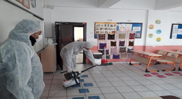 Iğdırda okullar dezenfekte edildi