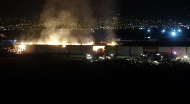 Kahramanmaraşta fabrika yangını drone ile görüntülendi
