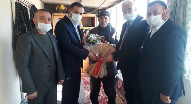 Karamanda AK Parti ve MHP İl Başkanından şehit ailesine ziyaret