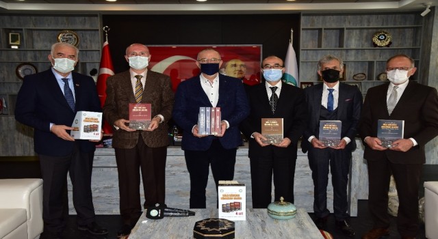 Manisanın geçmişine ışık tutacak kitap serisi tanıtıldı