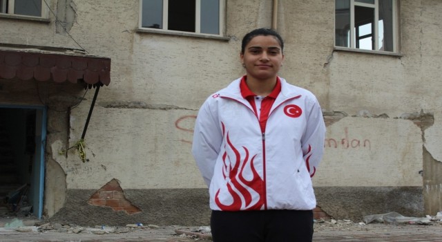 Milli badmintoncu Aliye, Elazığ Belediyesporda